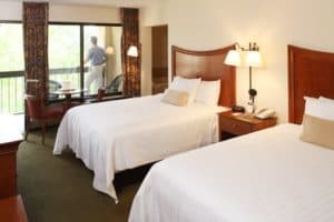 Pigeon Forge hotel with queen bed