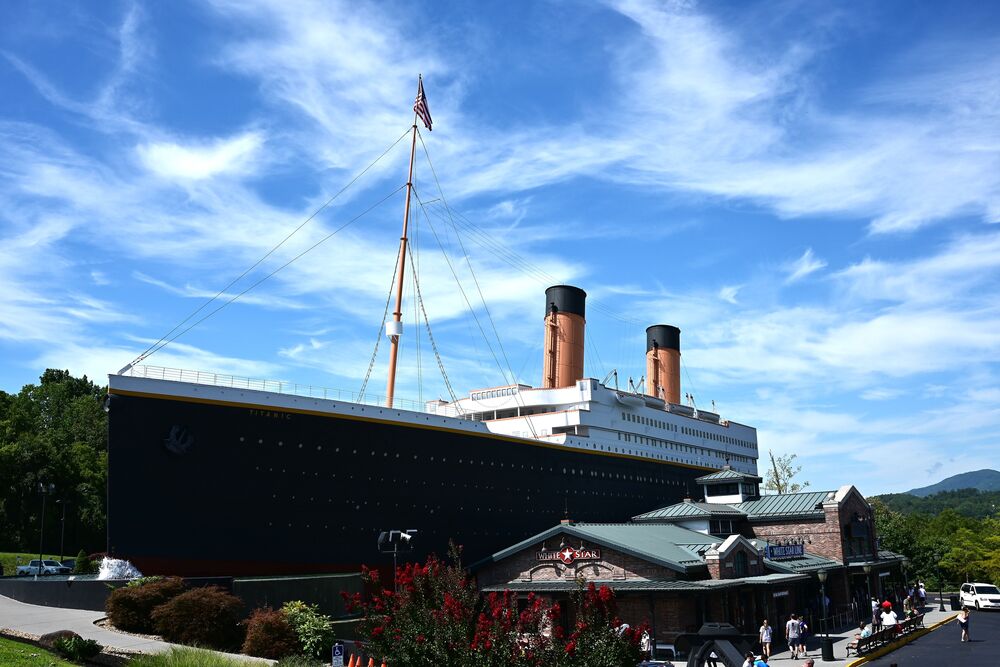 view of the titanic in pigeon forge